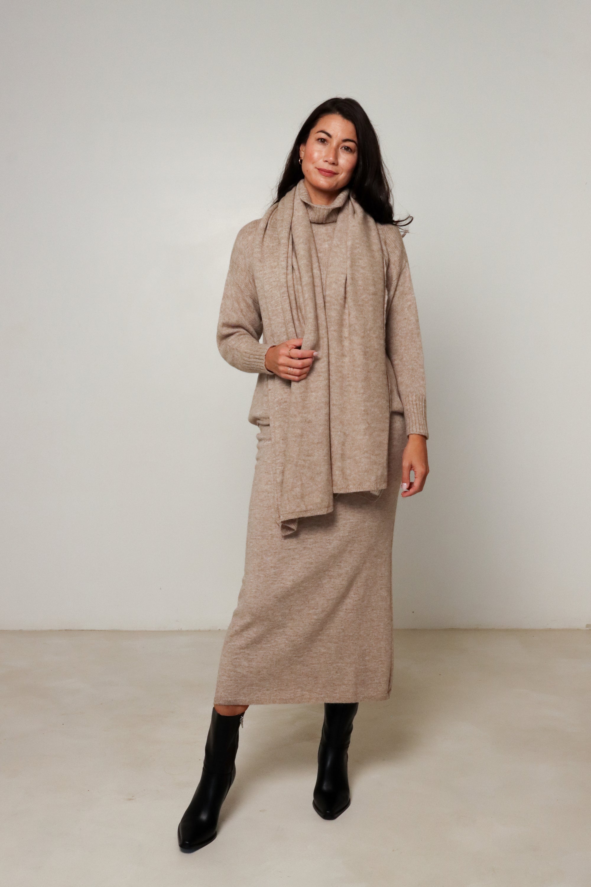 beige alpaca travel wrap#colour_fawn