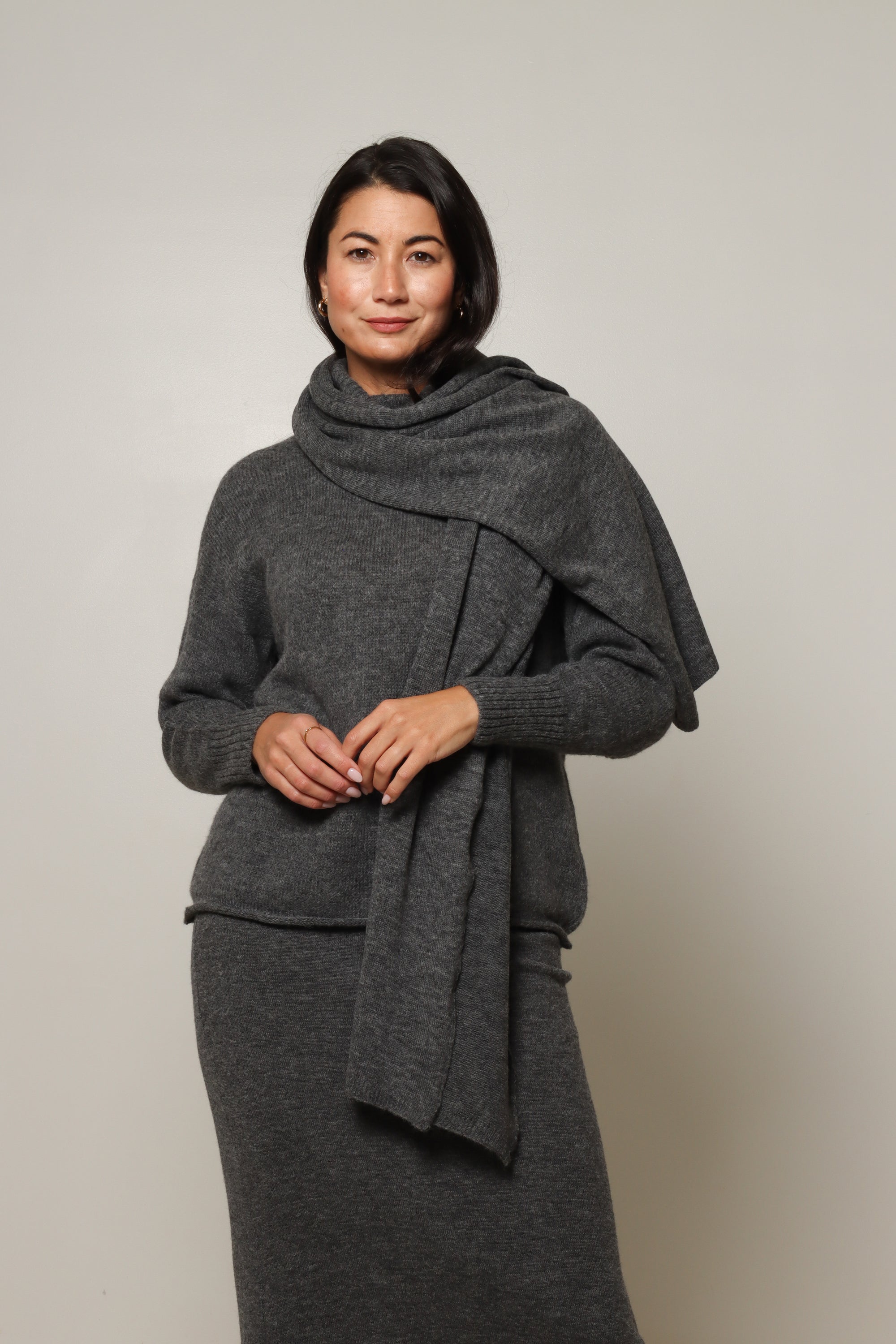 alpaca travel scarf australia#colour_charcoal