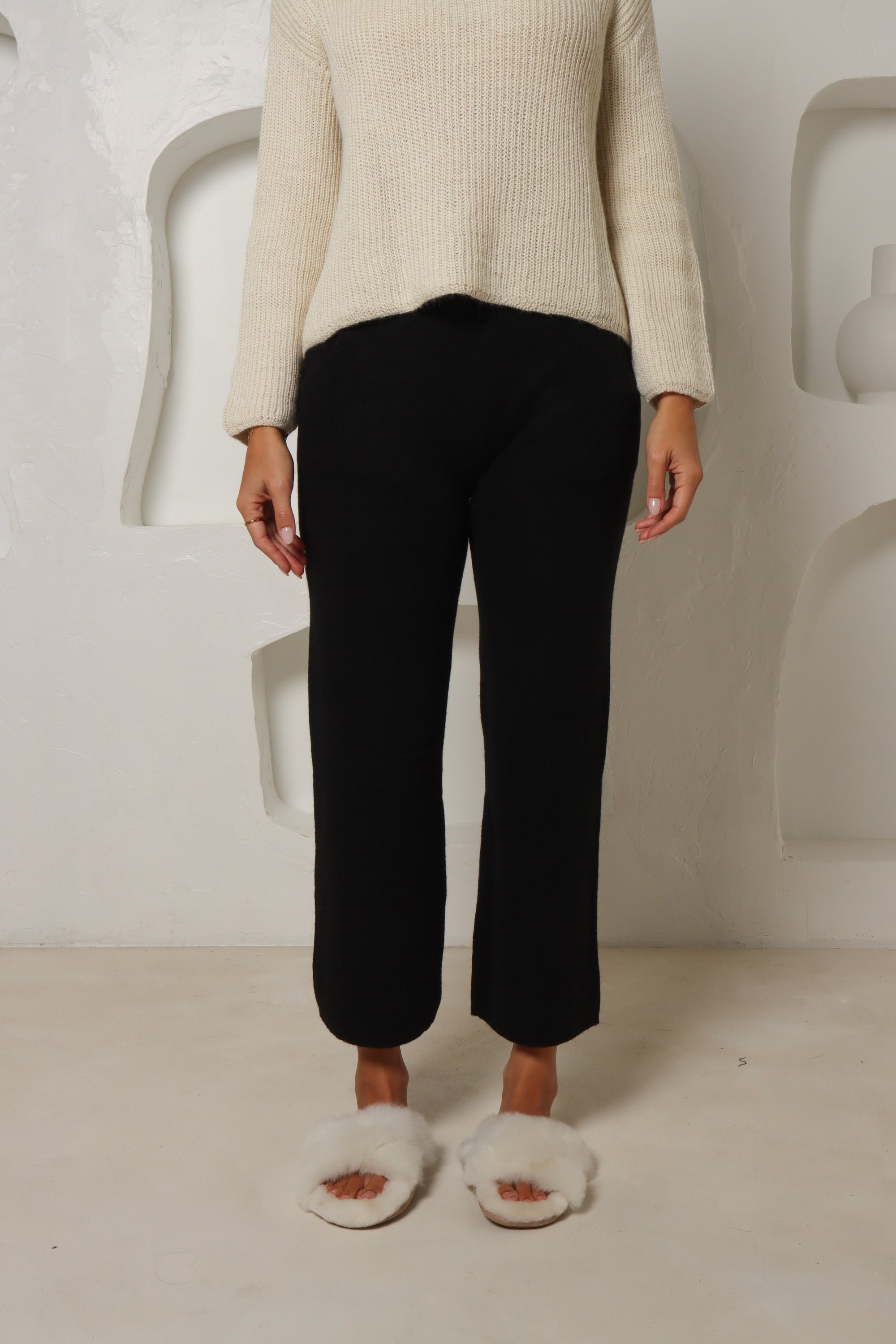 black alpaca knit pants#colour_black