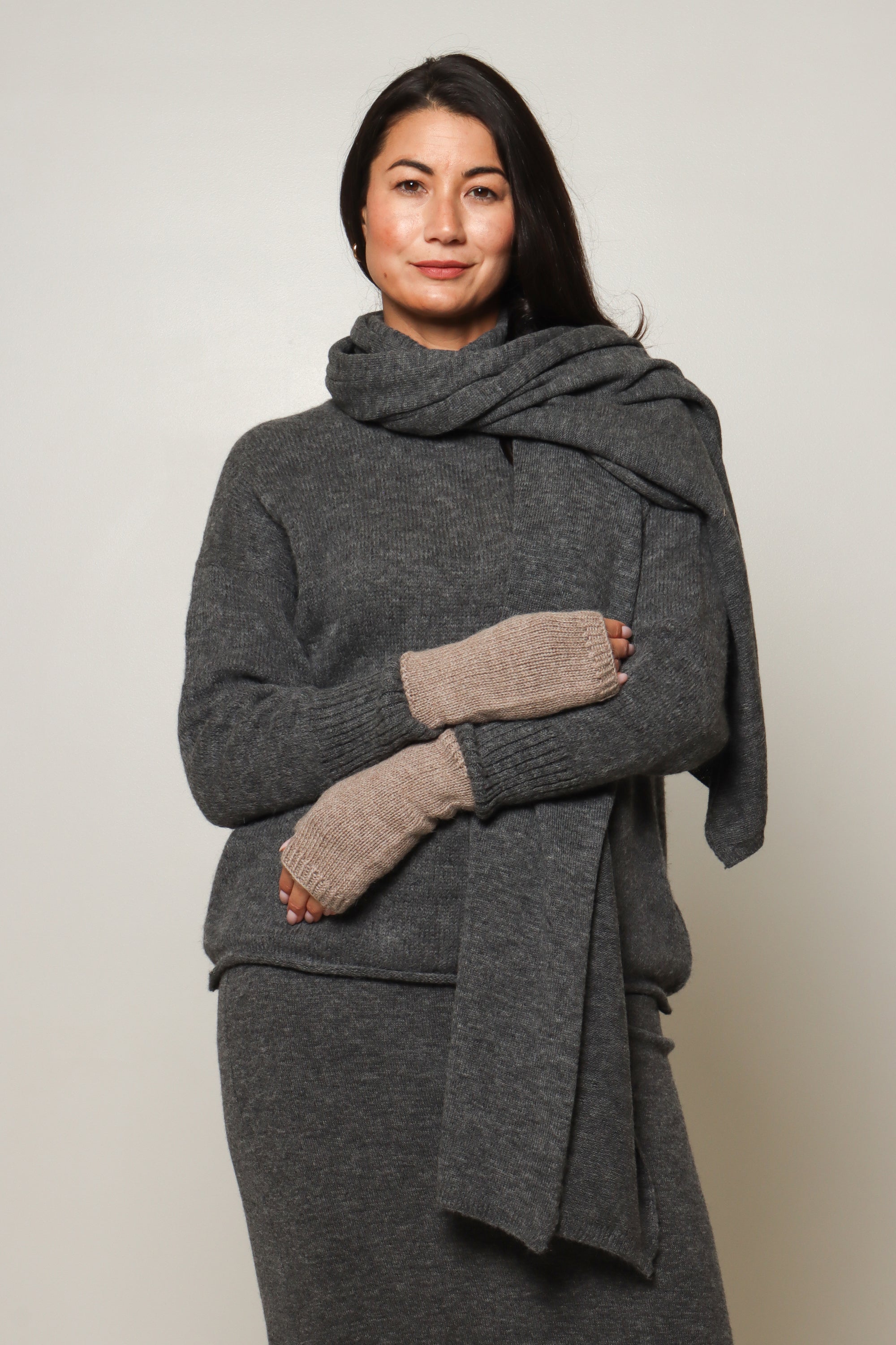 beige baby alpaca mittens#colour_fawn