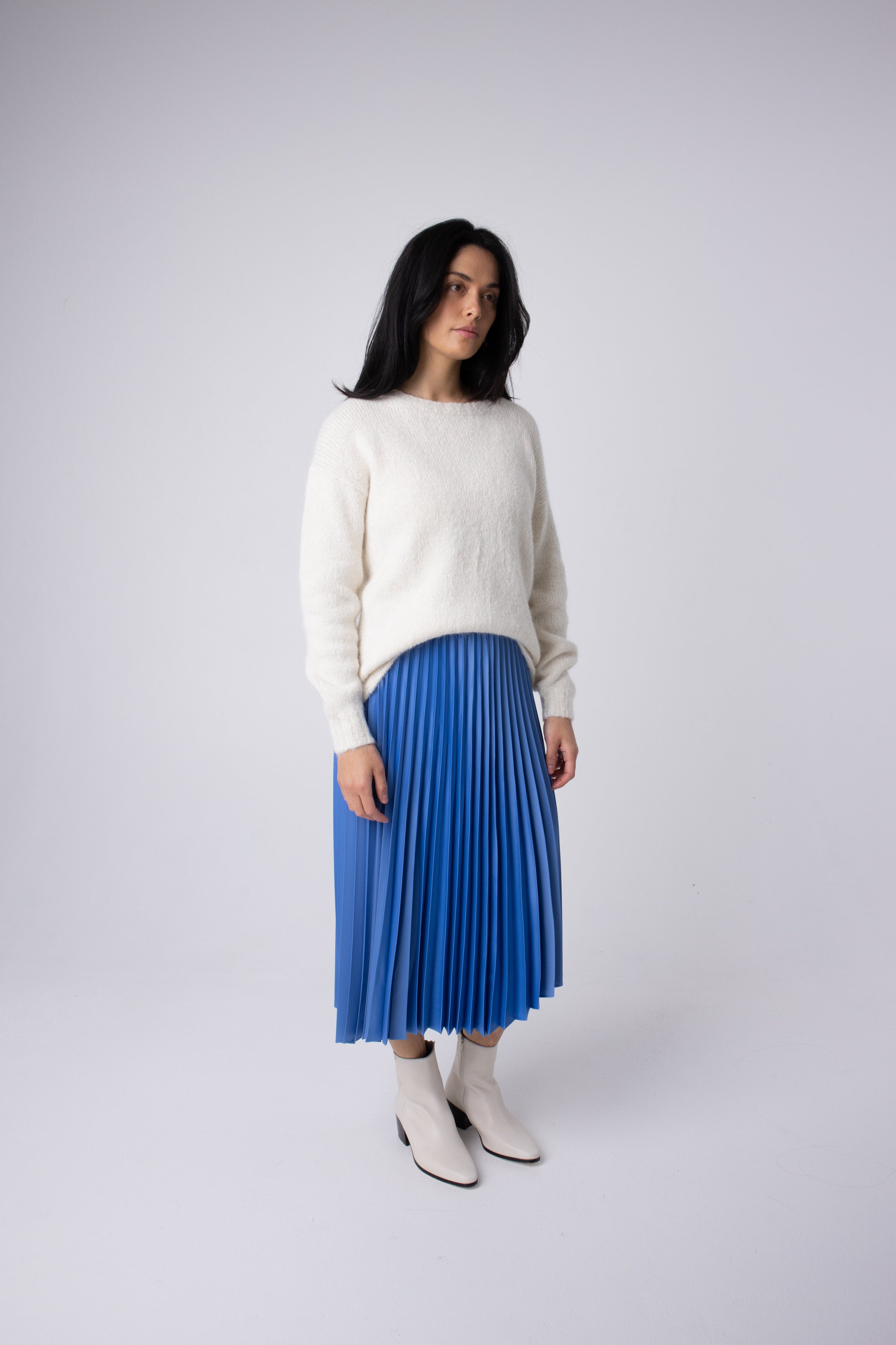 luxurious white alpaca knitwear for winter#colour_ivory