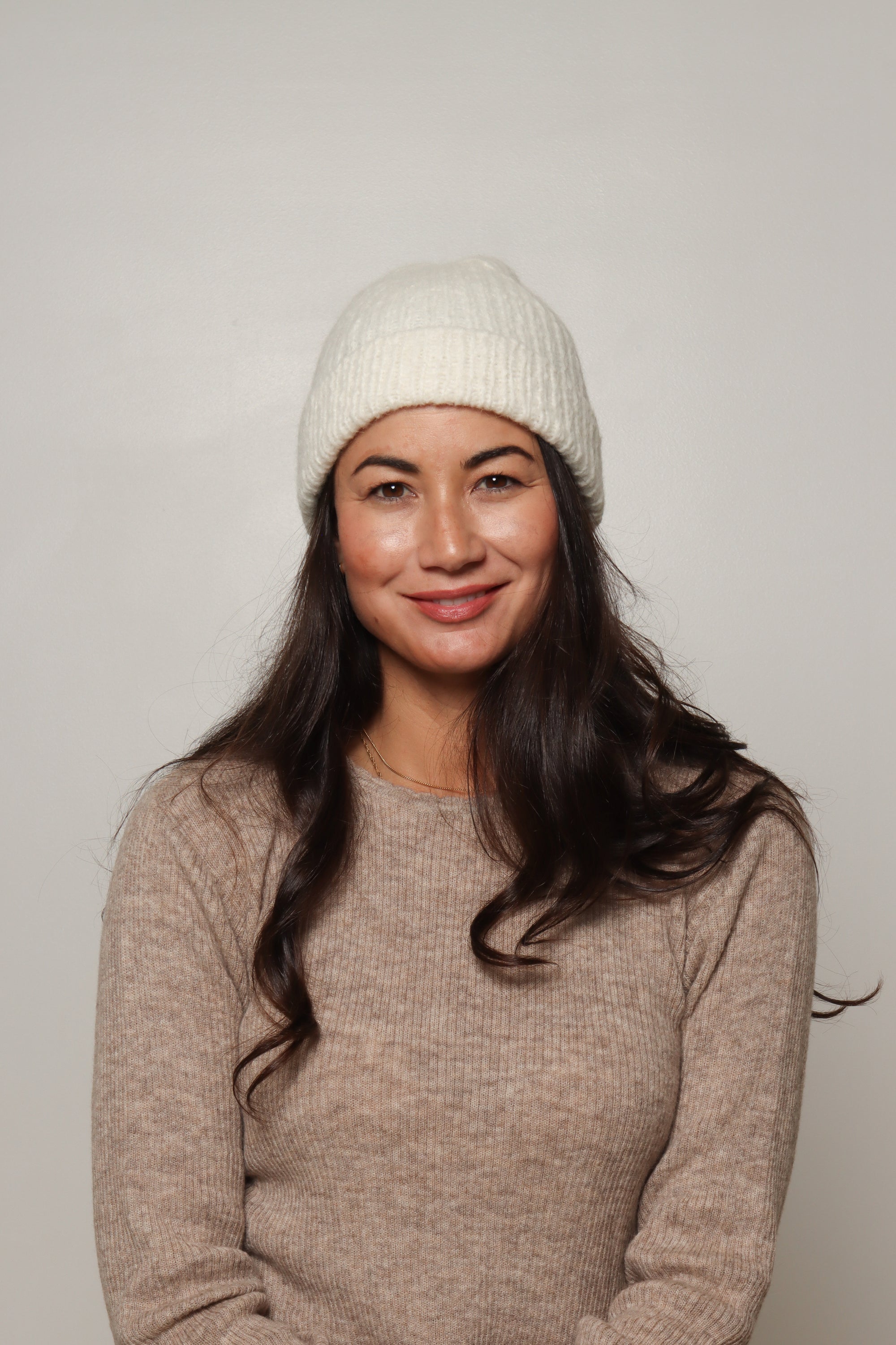 white ribbed alpaca beanie#colour_white