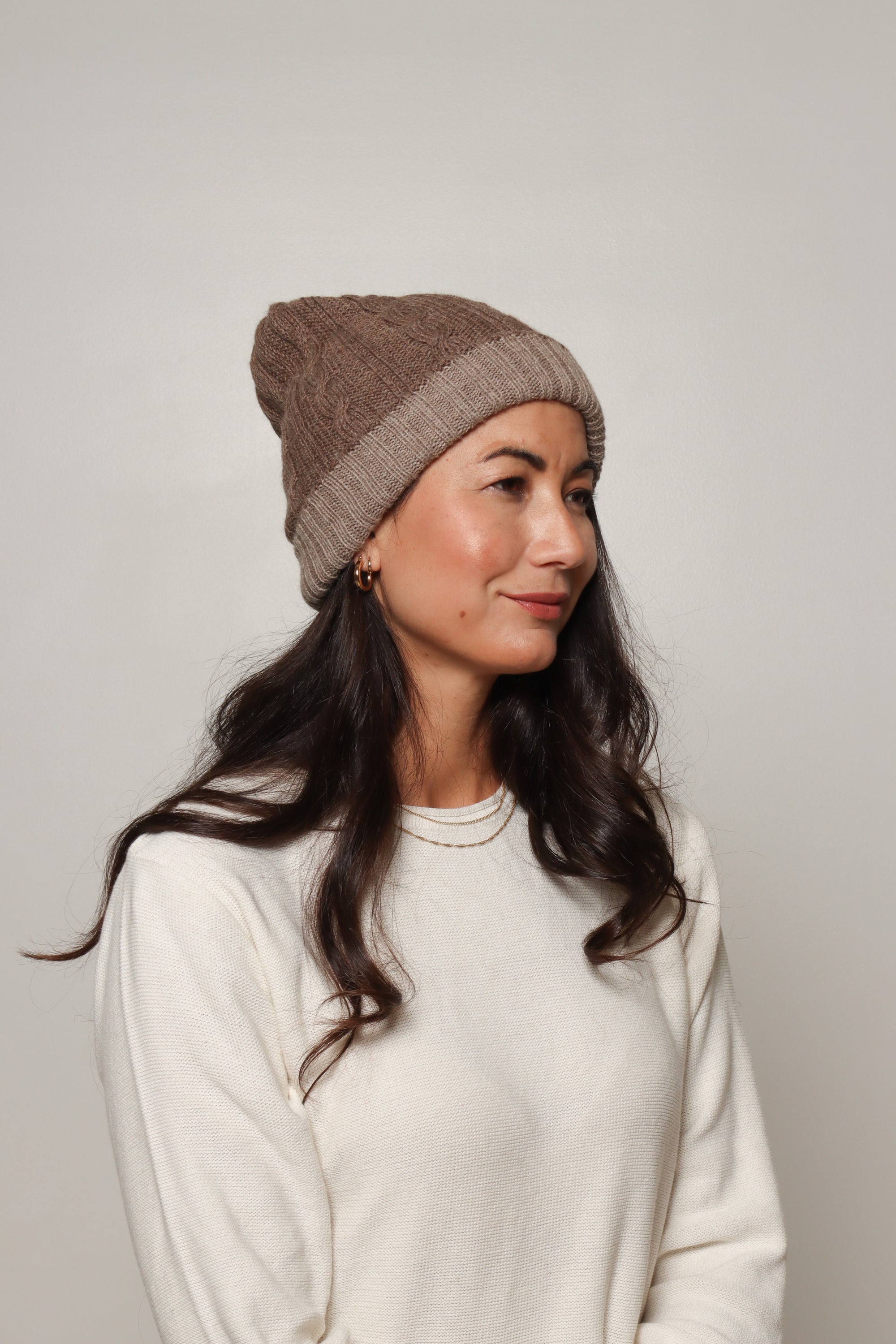 womens cable knit alpaca beanie#colour_fawns