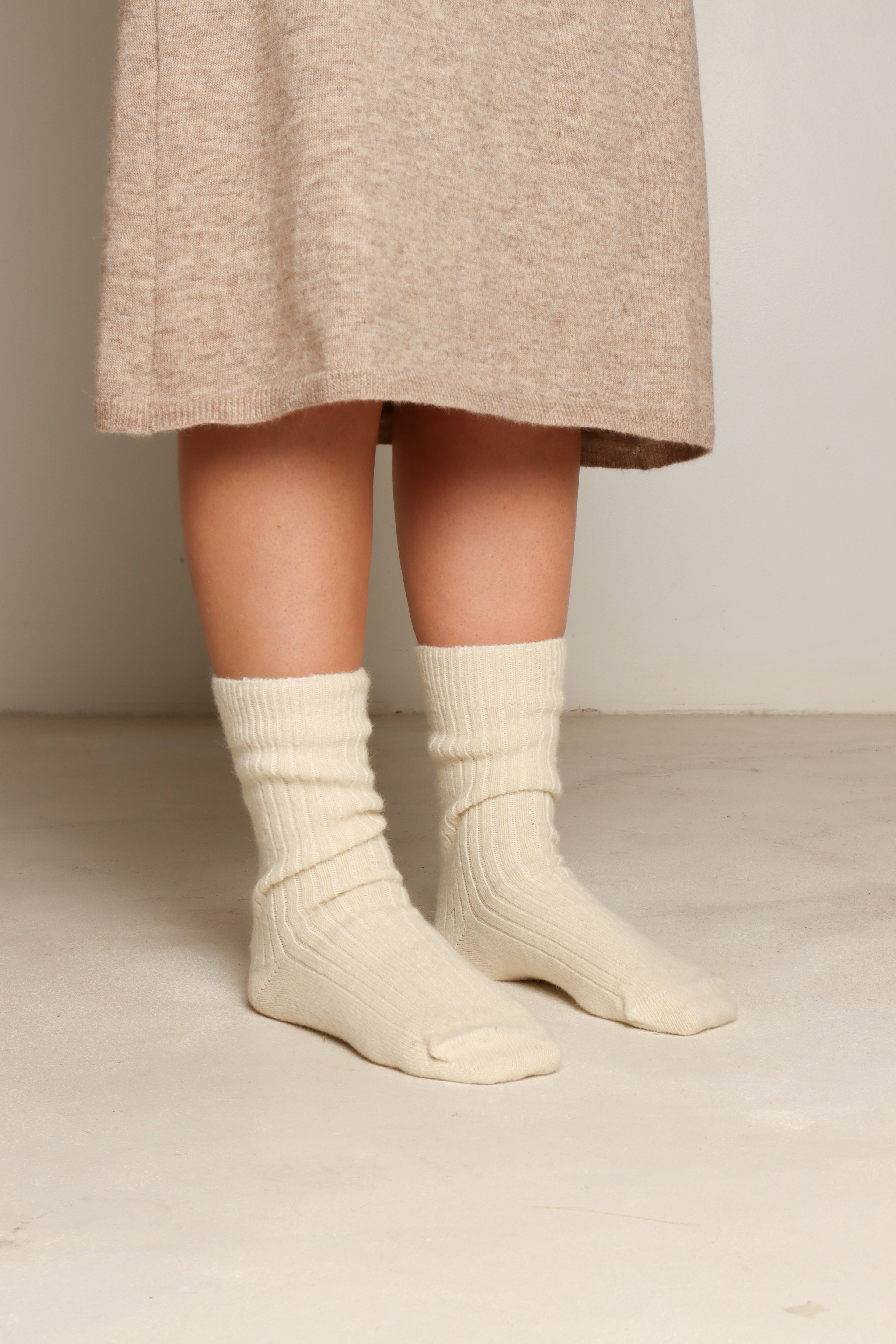 Thick White Alpaca Socks#colour_natural