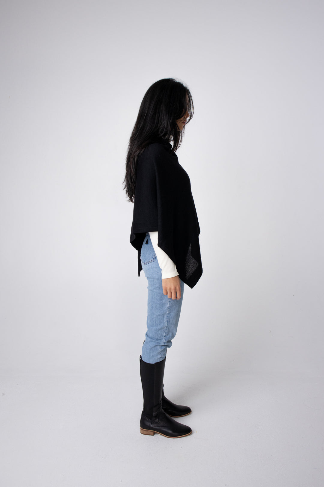 alpaca poncho black#colour_black