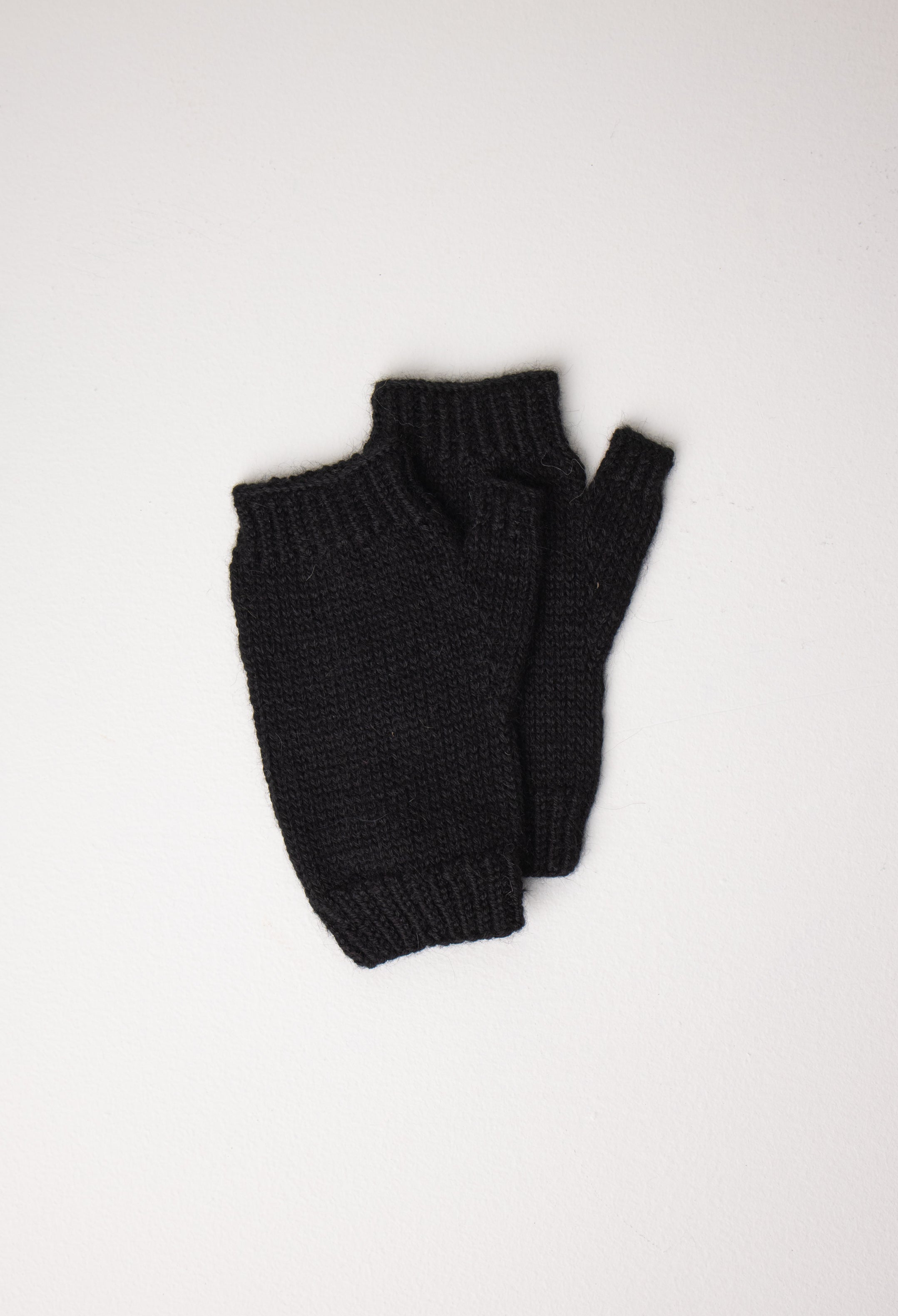 black baby alpaca mittens#colour_black