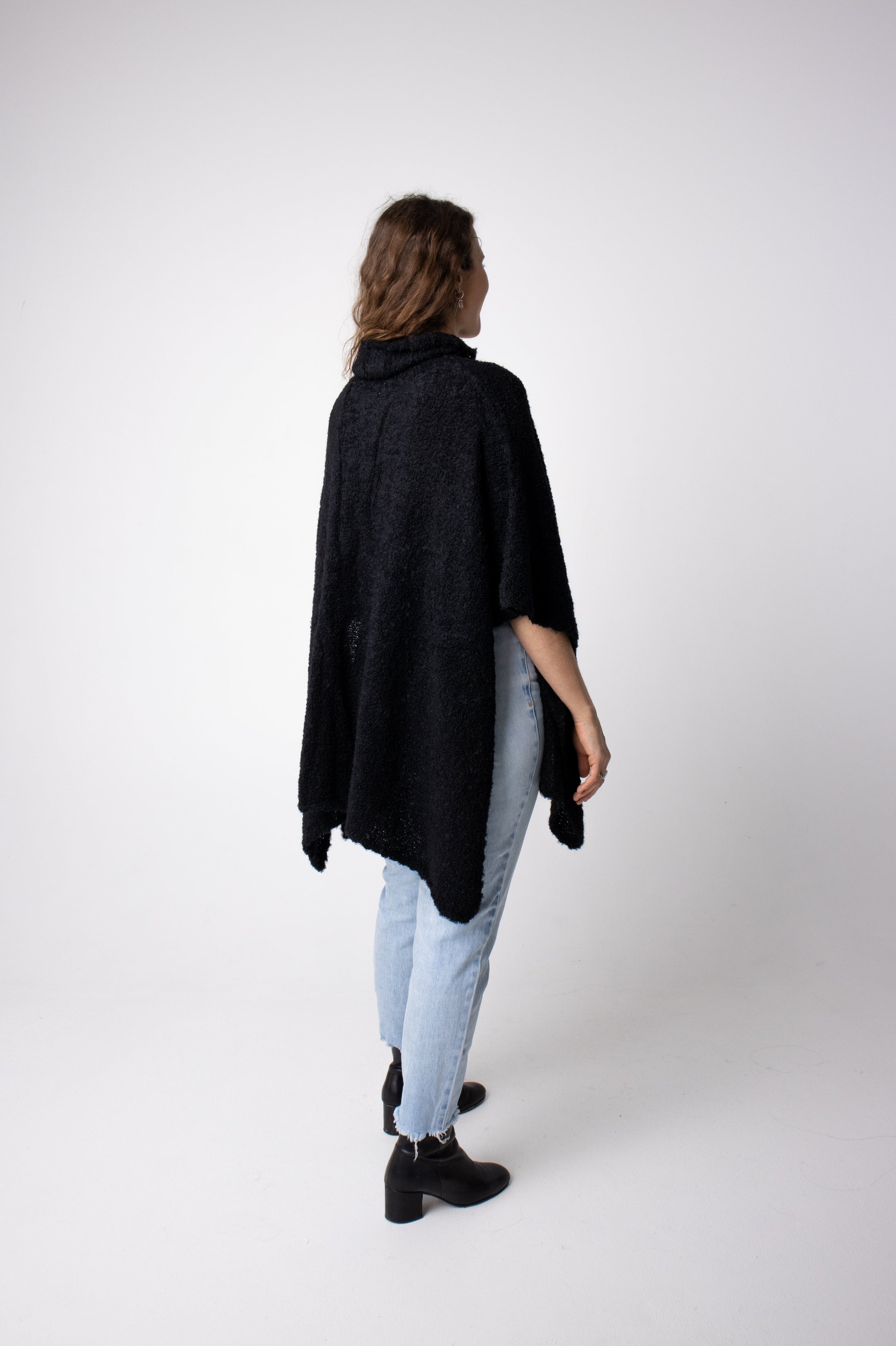 boucle ponchos#colour_black