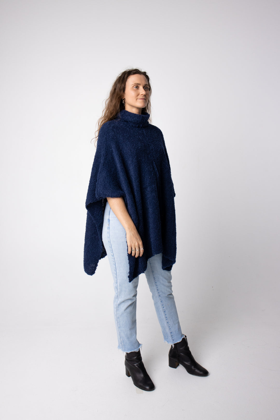 buy alpaca wool boucle poncho#colour_navy