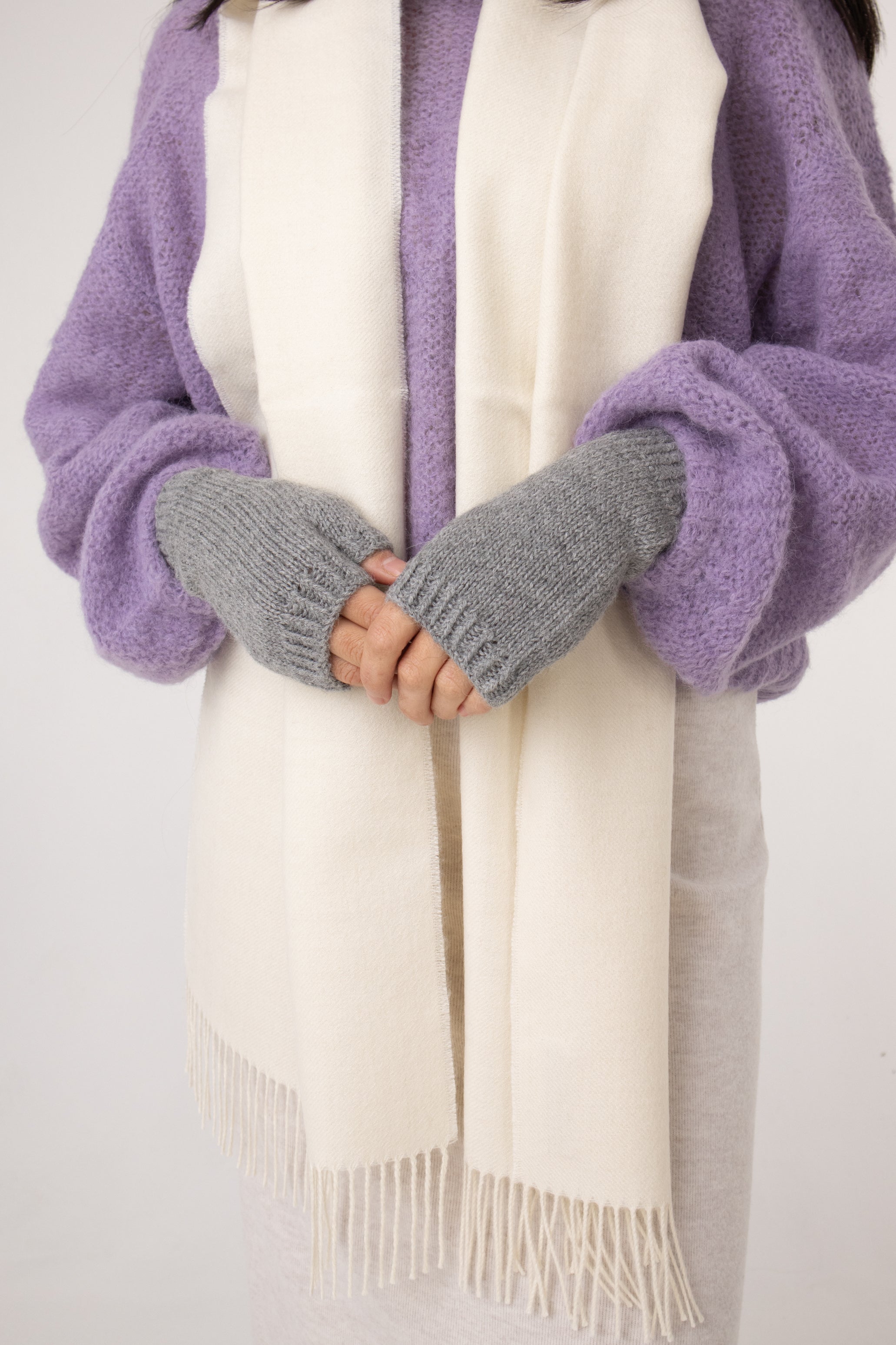buy light grey alpaca mittens#colour_light-grey
