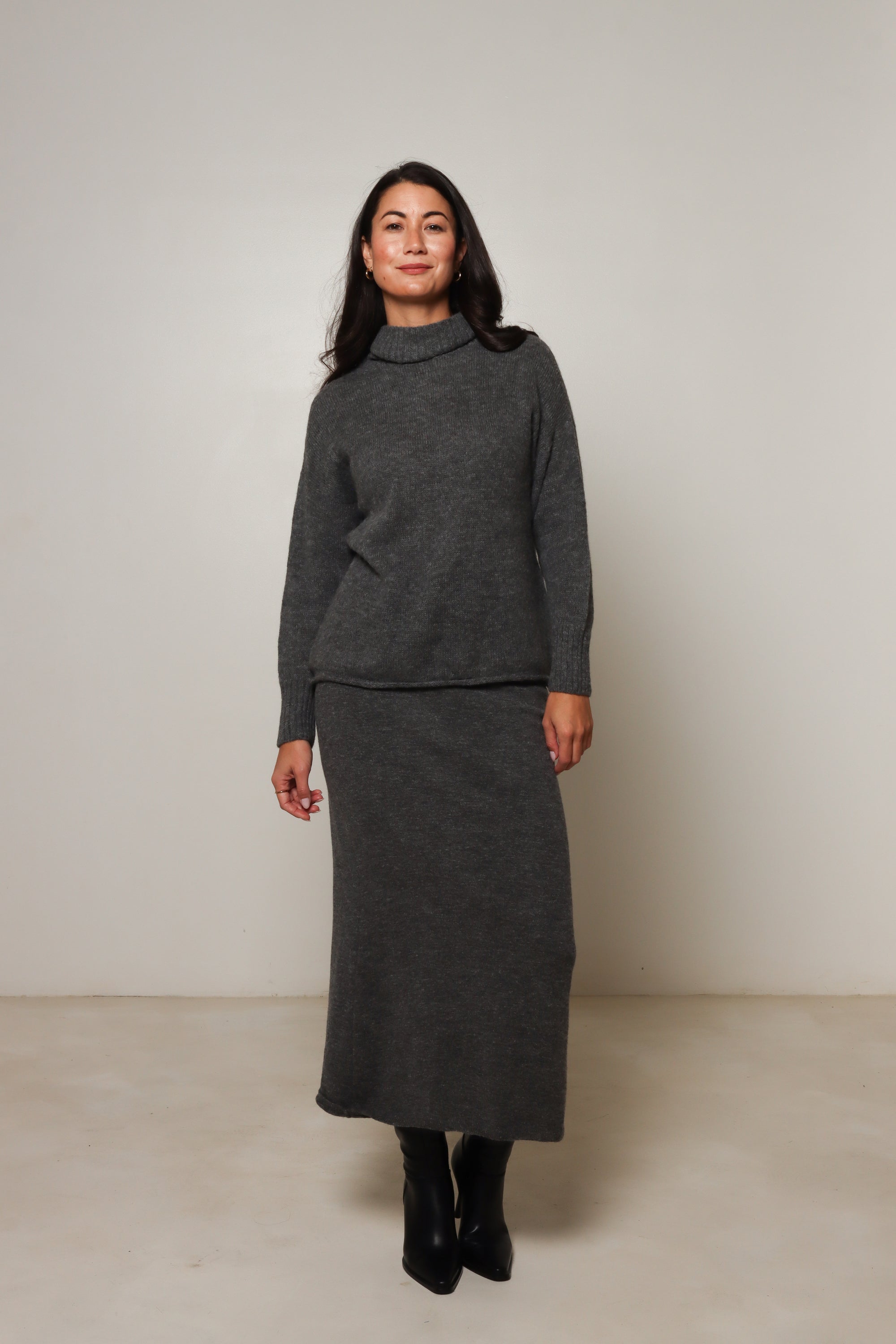 charcoal winter knit skirt alpaca#colour_charcoal