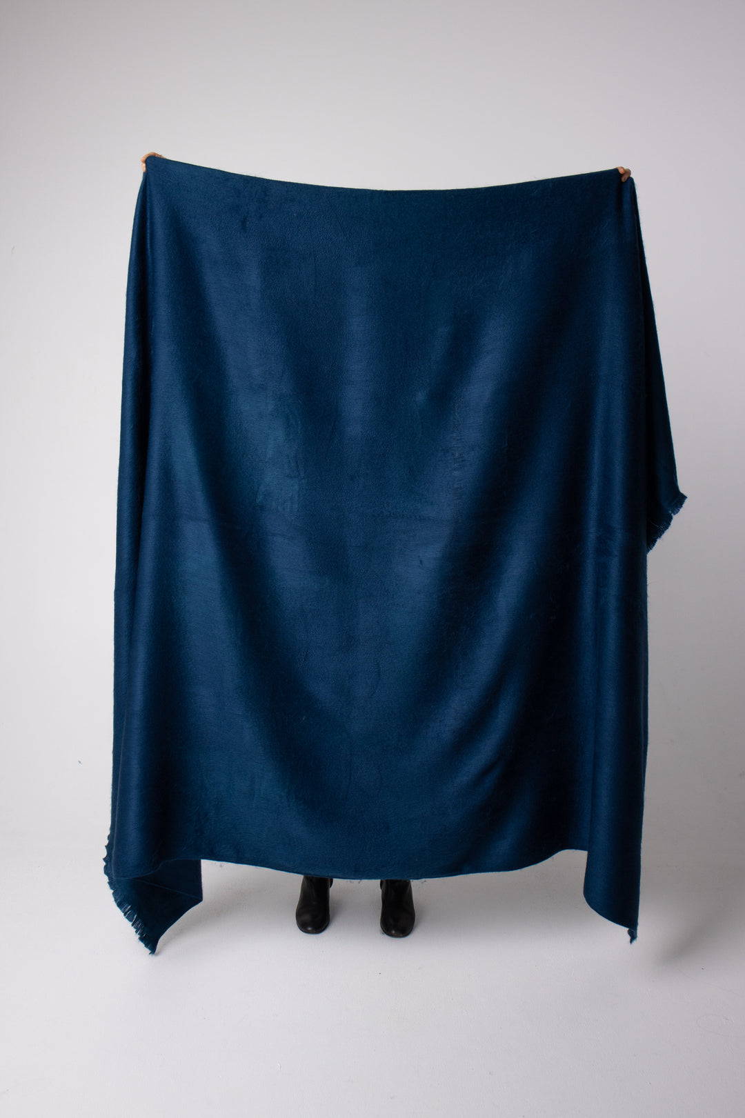 deep blue alpaca wool throw#colour_deep-ocean