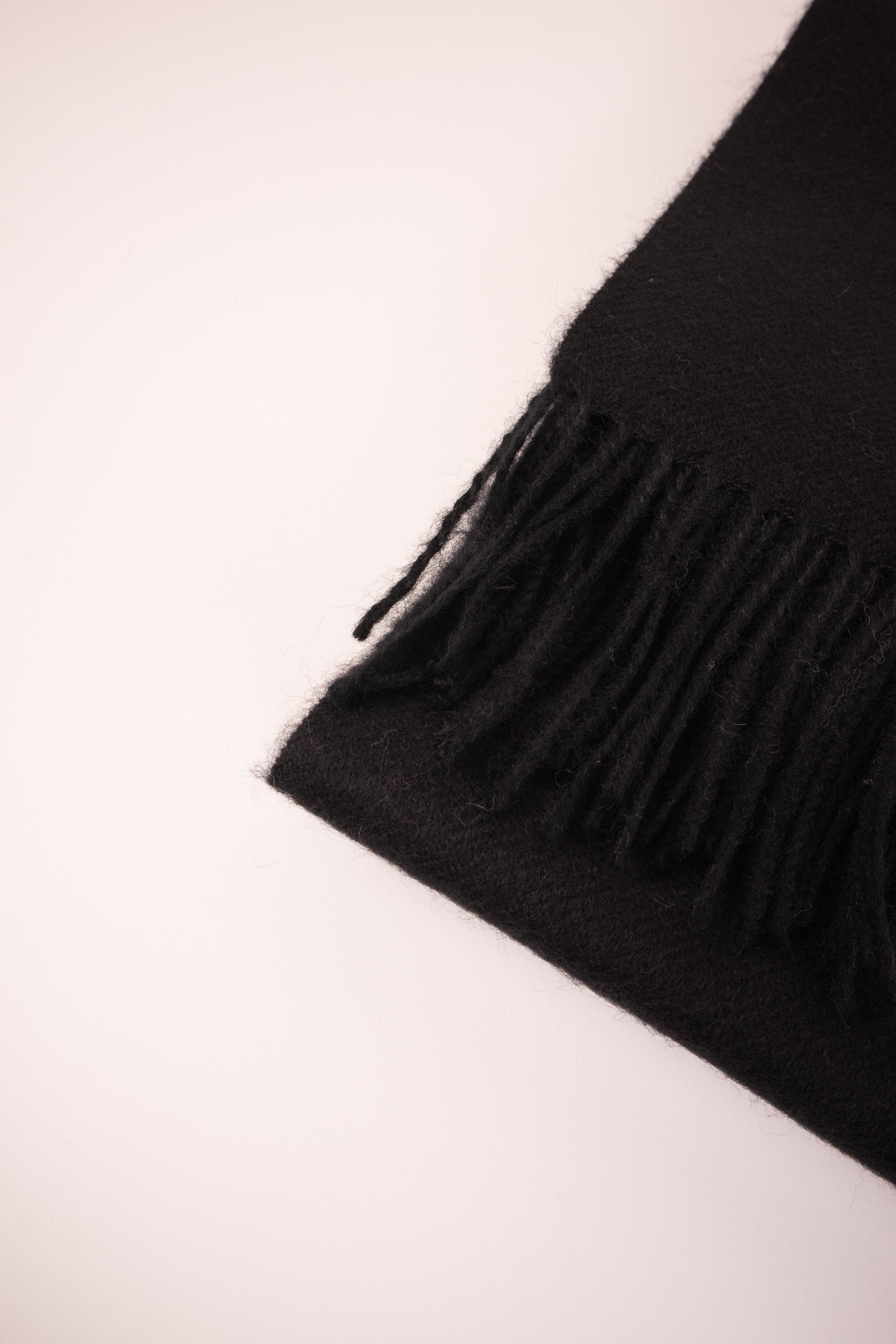 large black natural fibre scarf for winter#colour_black