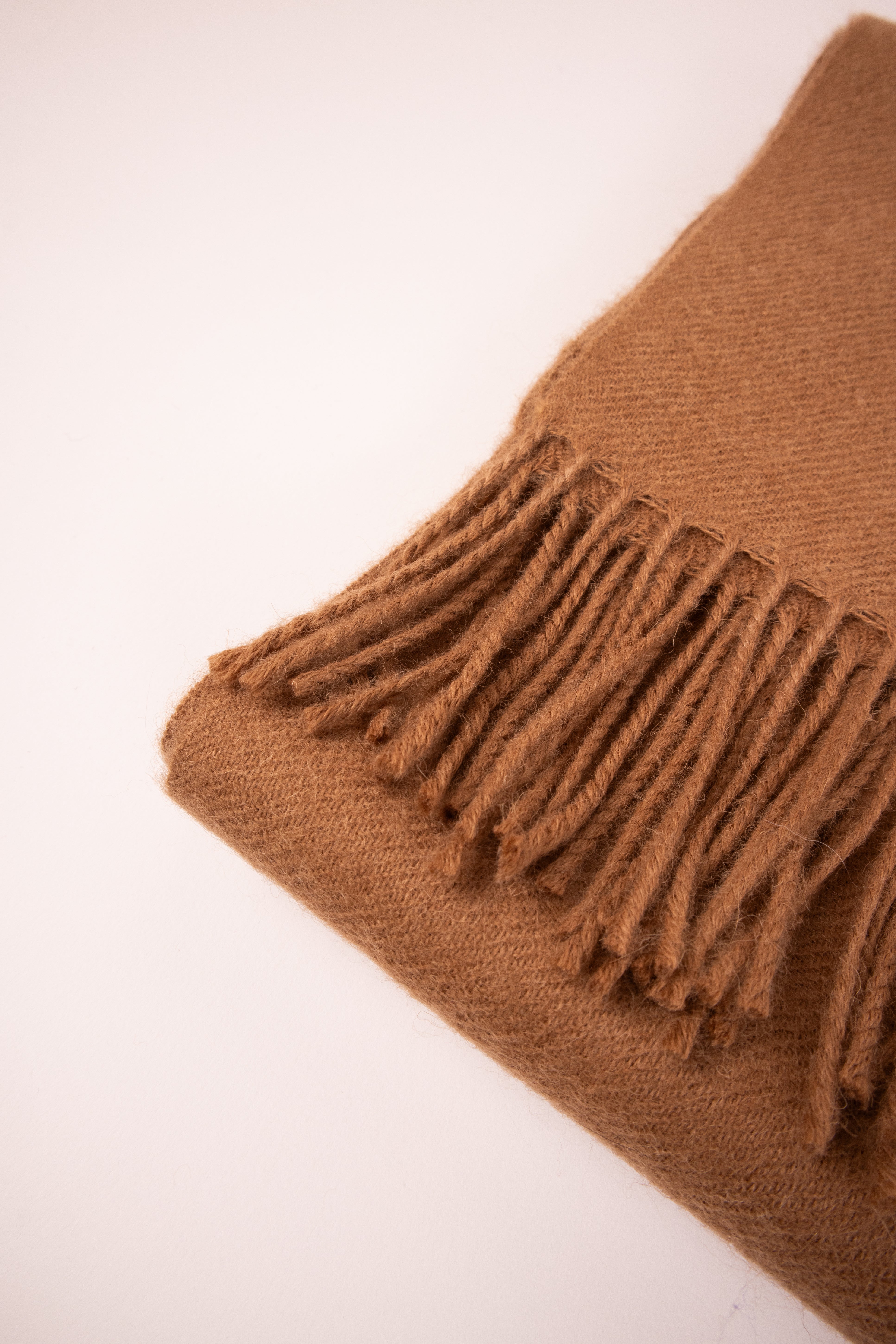 large brown baby alpaca scarf#colour_camel