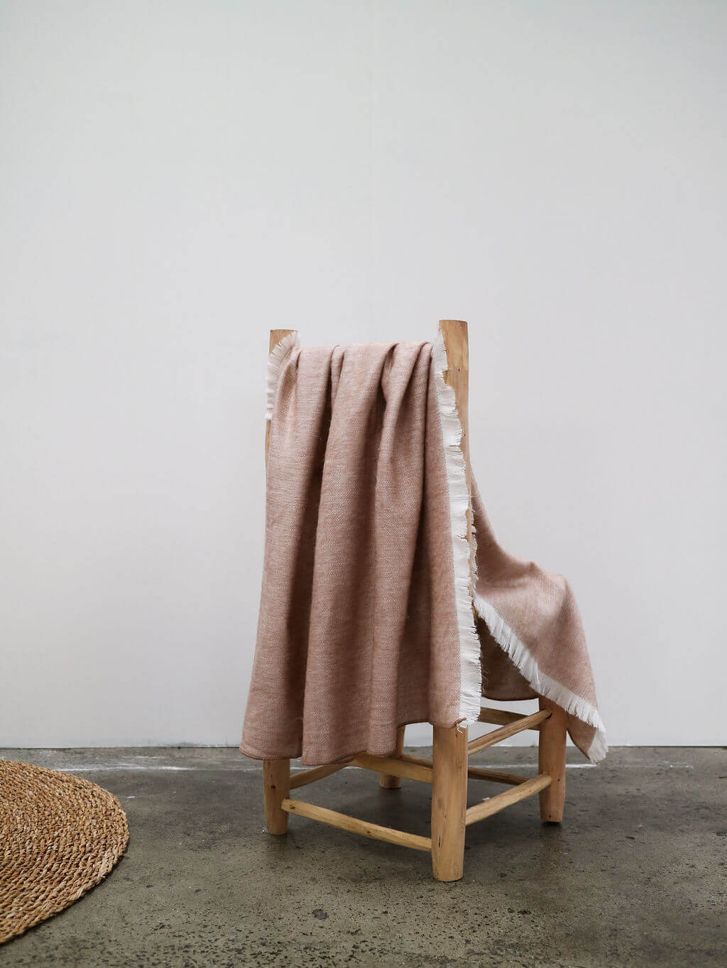 alpaca armchair throws#colour_rose-gold