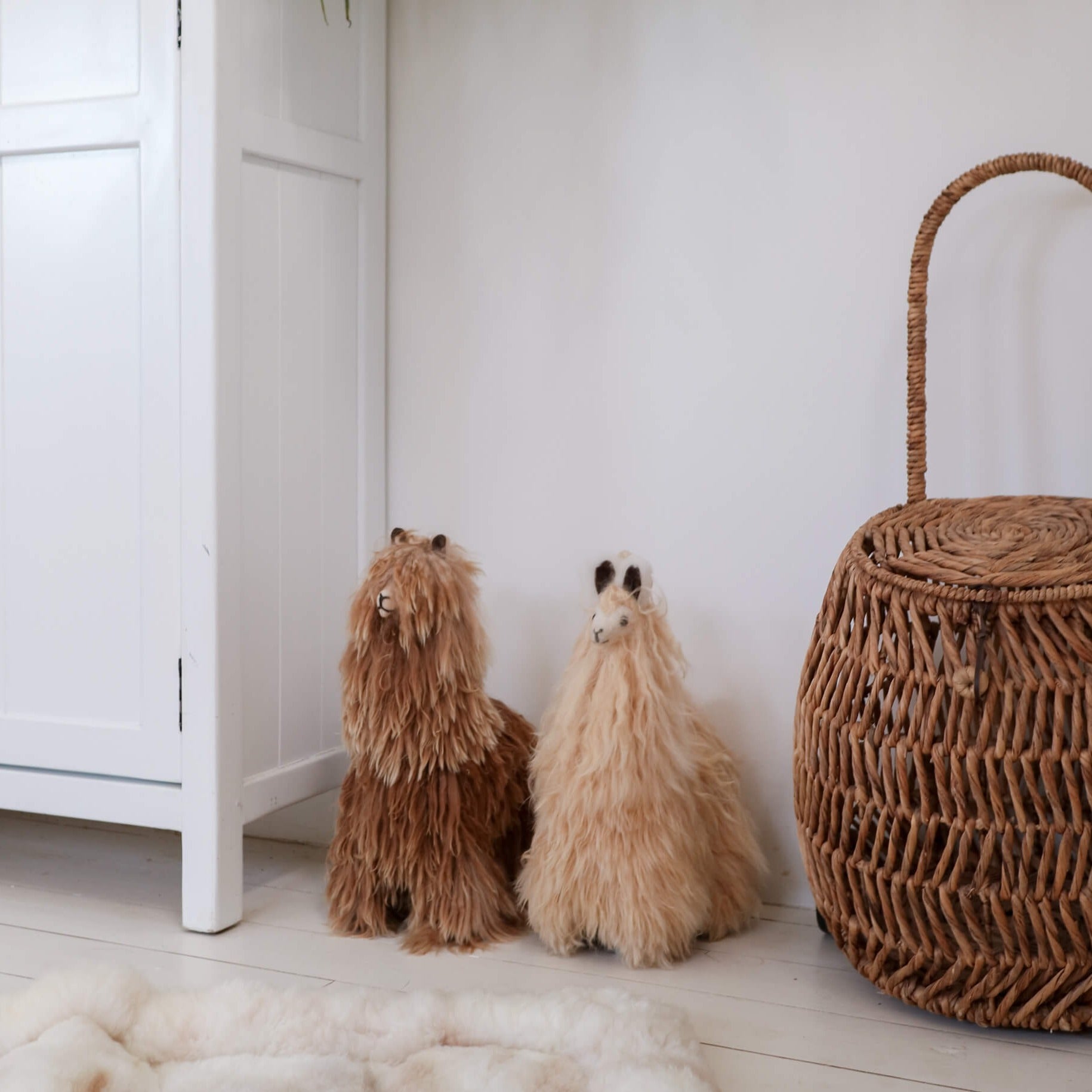 large alpaca plush toy for nursery#colour_beige